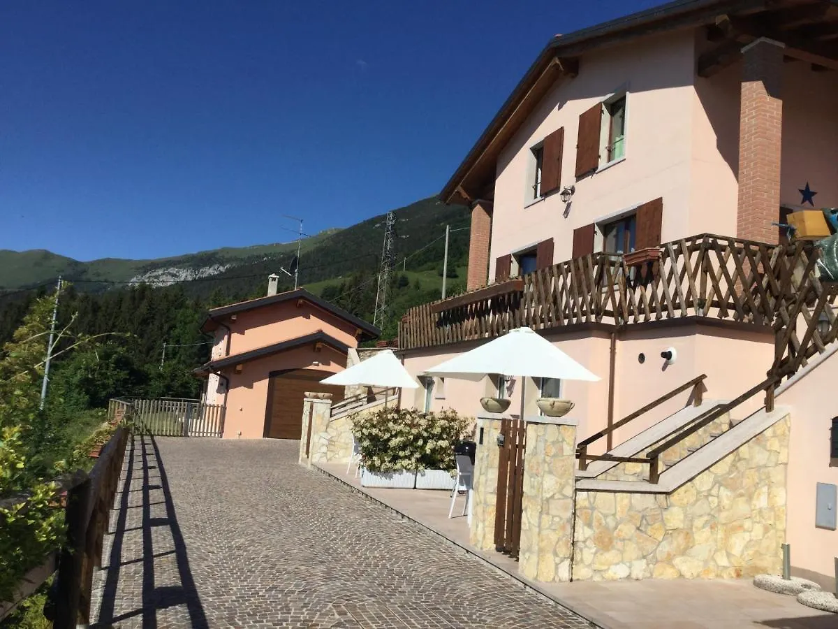 Vila Al Bellavista.Baldo Ferrara di Monte Baldo 0*,  Itálie