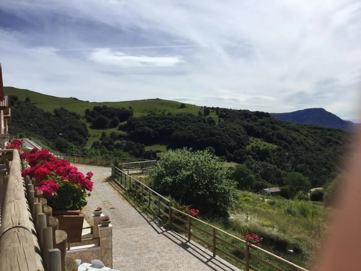 Villa Al Bellavista.Baldo Ferrara di Monte Baldo 0*,