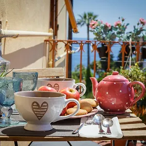 https://sea-house-nervi-capolungo.hotelitalianriviera.com