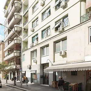 https://appia-new-cozy-apartment.it-romehotels.com